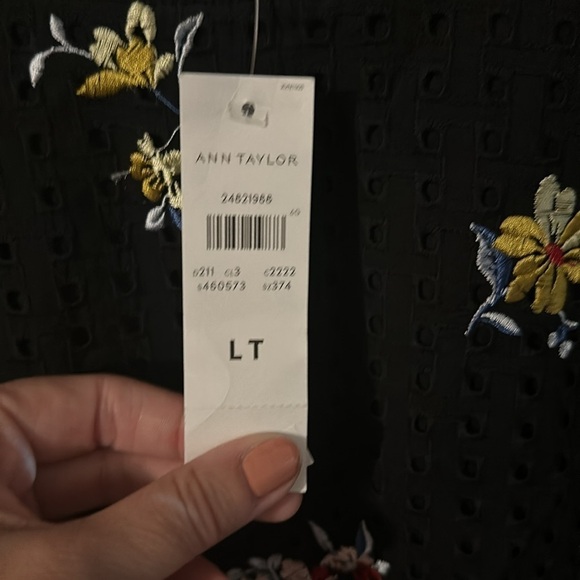 Ann Taylor Floral eyelet boxy blouse - Picture 3 of 8